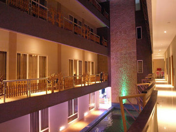Rivavi Kuta Beach Hotel Legian Buitenkant foto